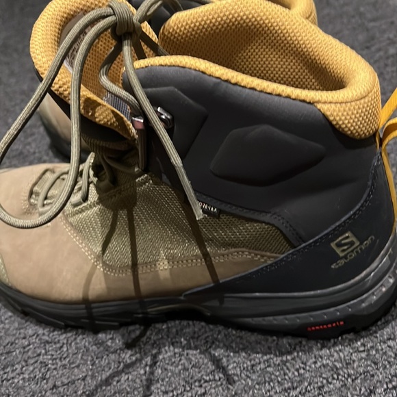 Salomon Hiking Boots - Mens Size 10 - Picture 5 of 7